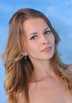 18 year old girl Barbie Bree strips to pink leg warmers in her bedroom